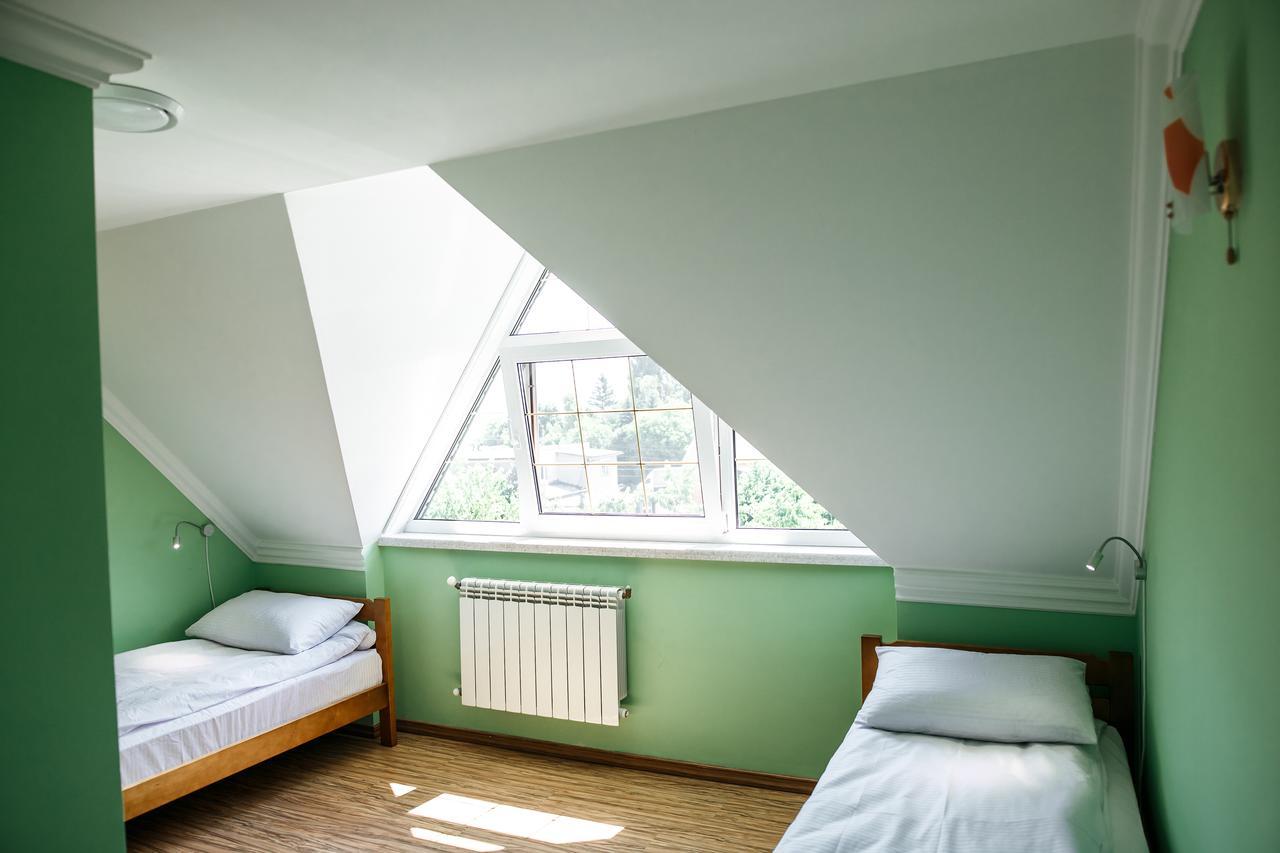 Sweet Home Hostel / Guest House Csernyivci Kültér fotó