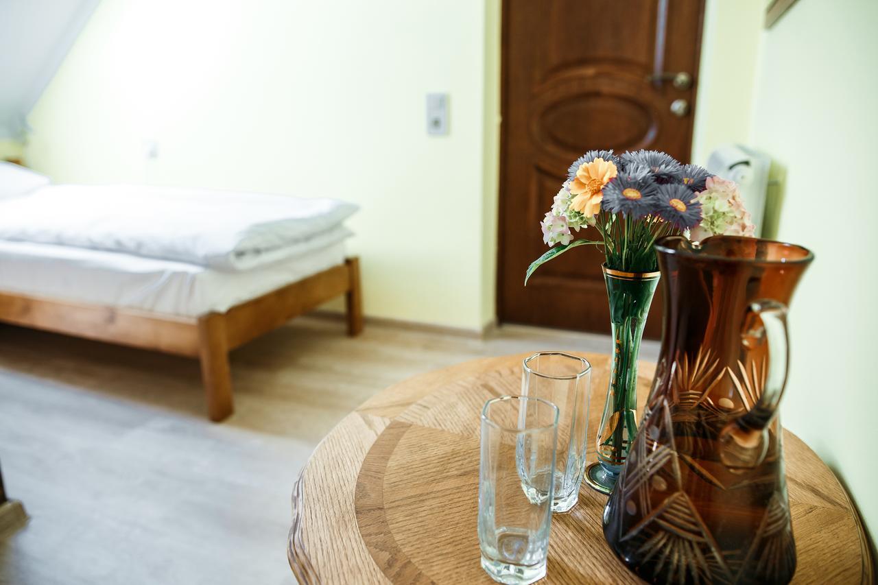 Sweet Home Hostel / Guest House Csernyivci Kültér fotó