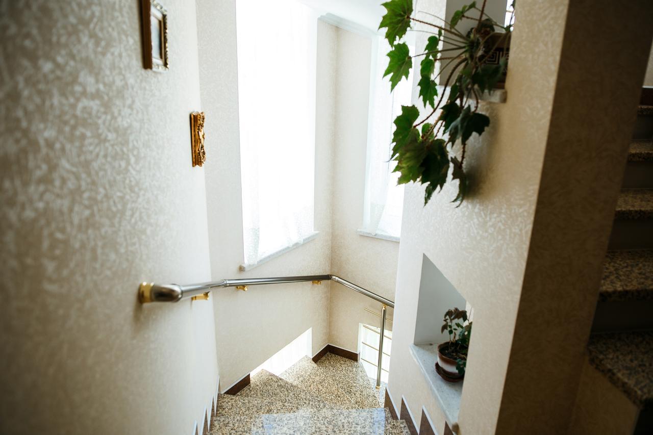 Sweet Home Hostel / Guest House Csernyivci Kültér fotó